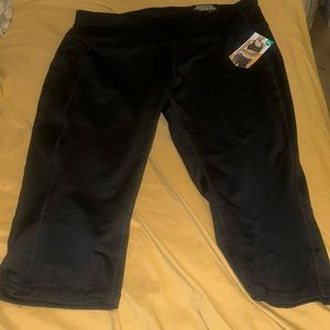 NWT! Avia High Waist Capri Yoga Pants